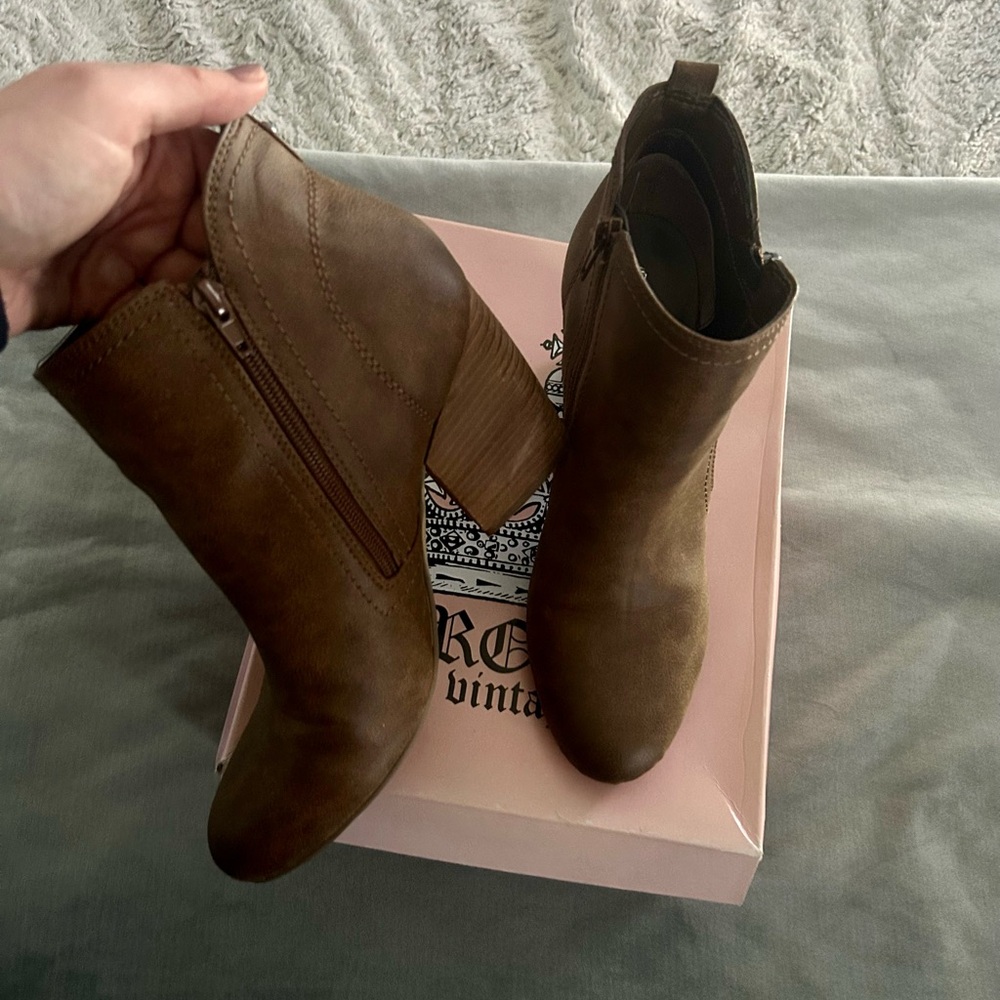 Crown Vintage Taryn Booties 👢